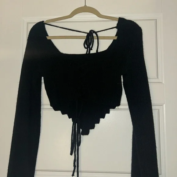 Elegant Black Knit Women's cropped sweater - Picture 5 of 5